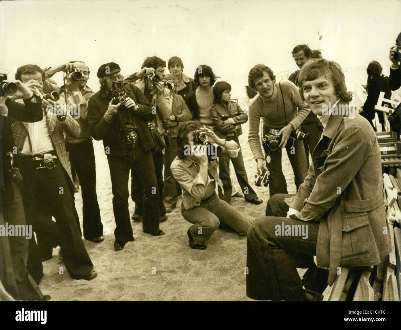 19 mai 1973 - Il est en vedette dans le film ''O Lucky Man'' que la Grande-Bretagne fait une présentation durant le festival du film. Banque D'Images