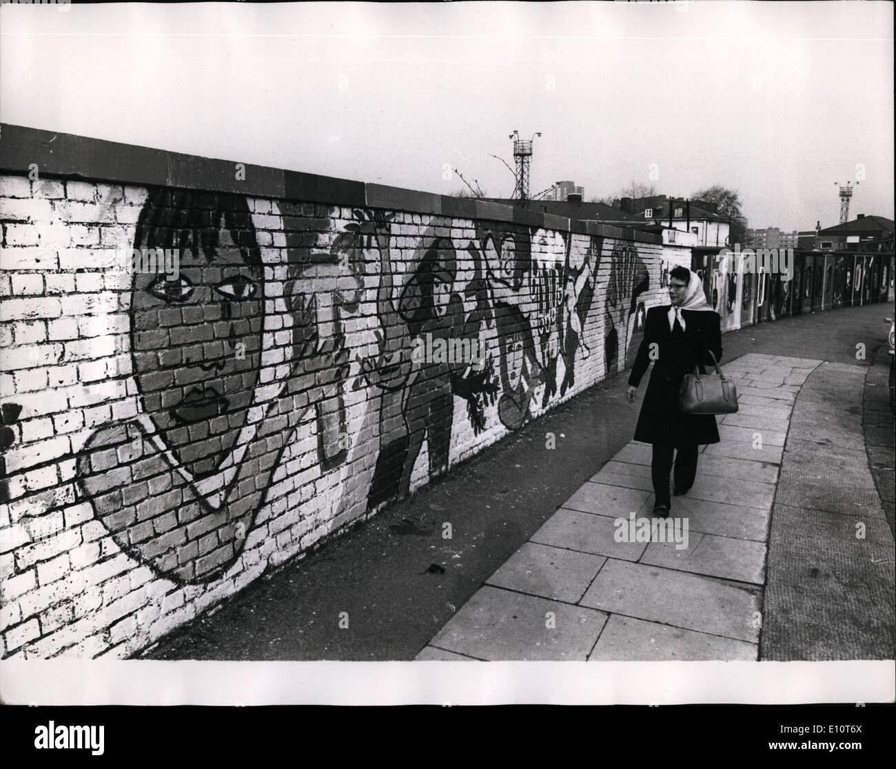 Mar. 03, 1974 peinture murale - inspiré des événements au Chili ; Cette même peinture de l'amende en Brigade Coeurs King Henry's Road. Chalk Farm, London, a été inspiré par les récents événements de Chelsea art populaire, qui comprend une exposition de photographies et d'affiches au TUC Congress House. Banque D'Images