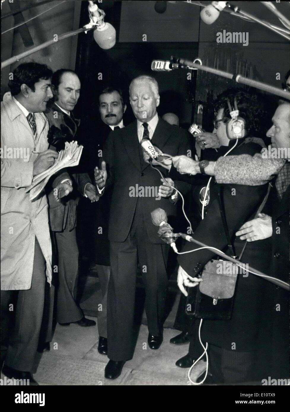 27 février 1974 - Ce matin, lors d'une réunion du Cabinet, M. Pierre Messmer n'ont démissionné, se terminant son mandat qui Banque D'Images