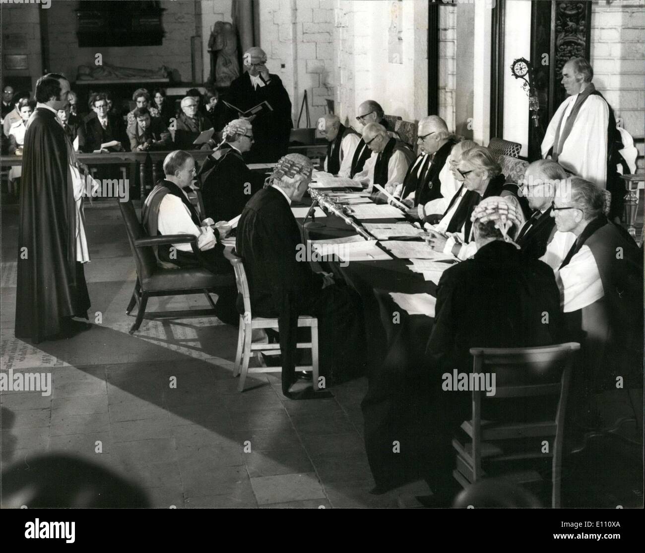 05 déc., 1974 - Confirmation du Dr Coggan comme Archevêque de Canterbury : la confirmation de M. Donald Coggan a le nouvel archevêque de Canterbury, a eu lieu aujourd'hui à la Cathédrale St Paul. photo montre. Vue générale au cours de la procédure de confirmation, à la Cathédrale St Paul aujourd'hui. Banque D'Images