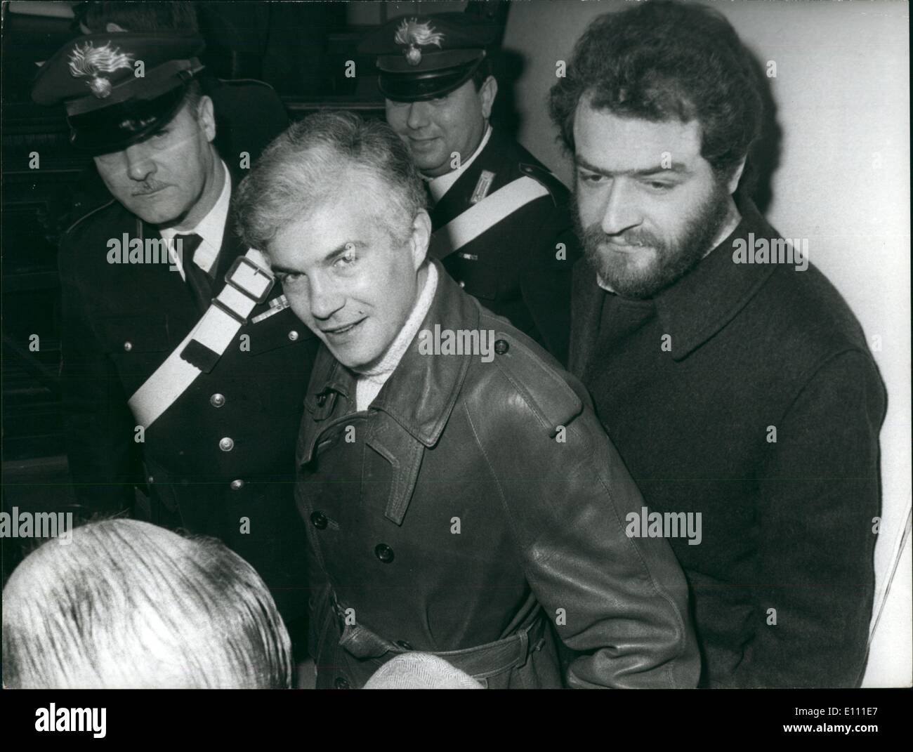 01 janvier, 1975 - les terroristes de la droite italienne au procès pour attentat terroriste Franco Franco Freda (blonde) et Giovanni Ventura (bearded) ctauaro. Banque D'Images