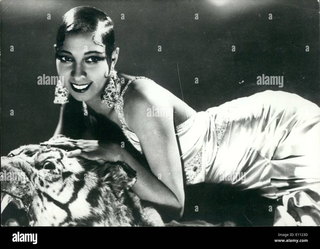 12 avril 1975 - la chanteuse Josephine Baker dans ''Ethnic Revue' Banque D'Images