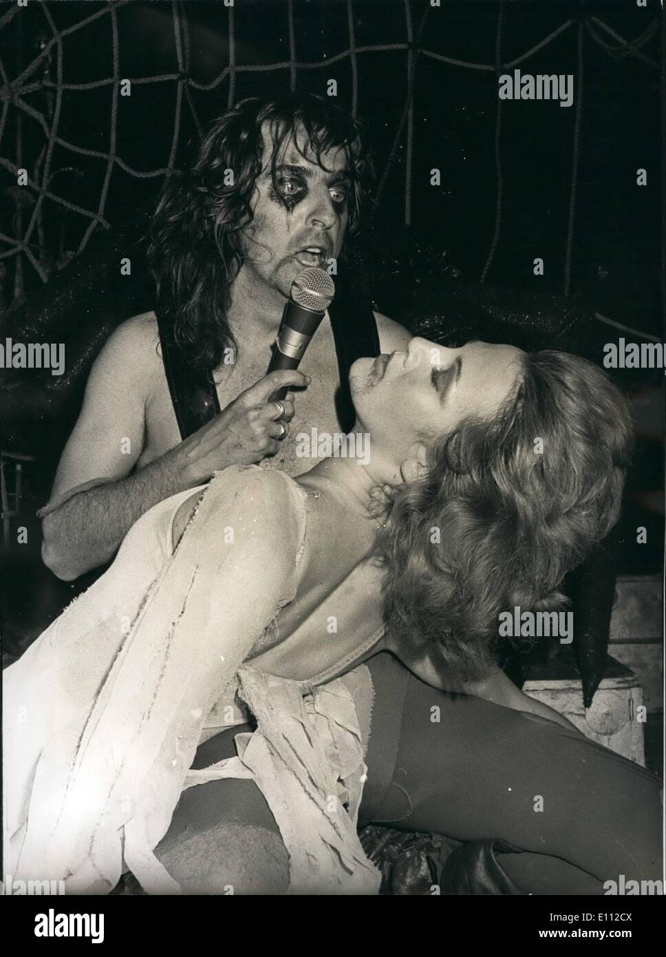 05 mai 1975 - Alice Cooper-«Bienvenue dans mon cauchemar'' Madison Square Garden. . Banque D'Images