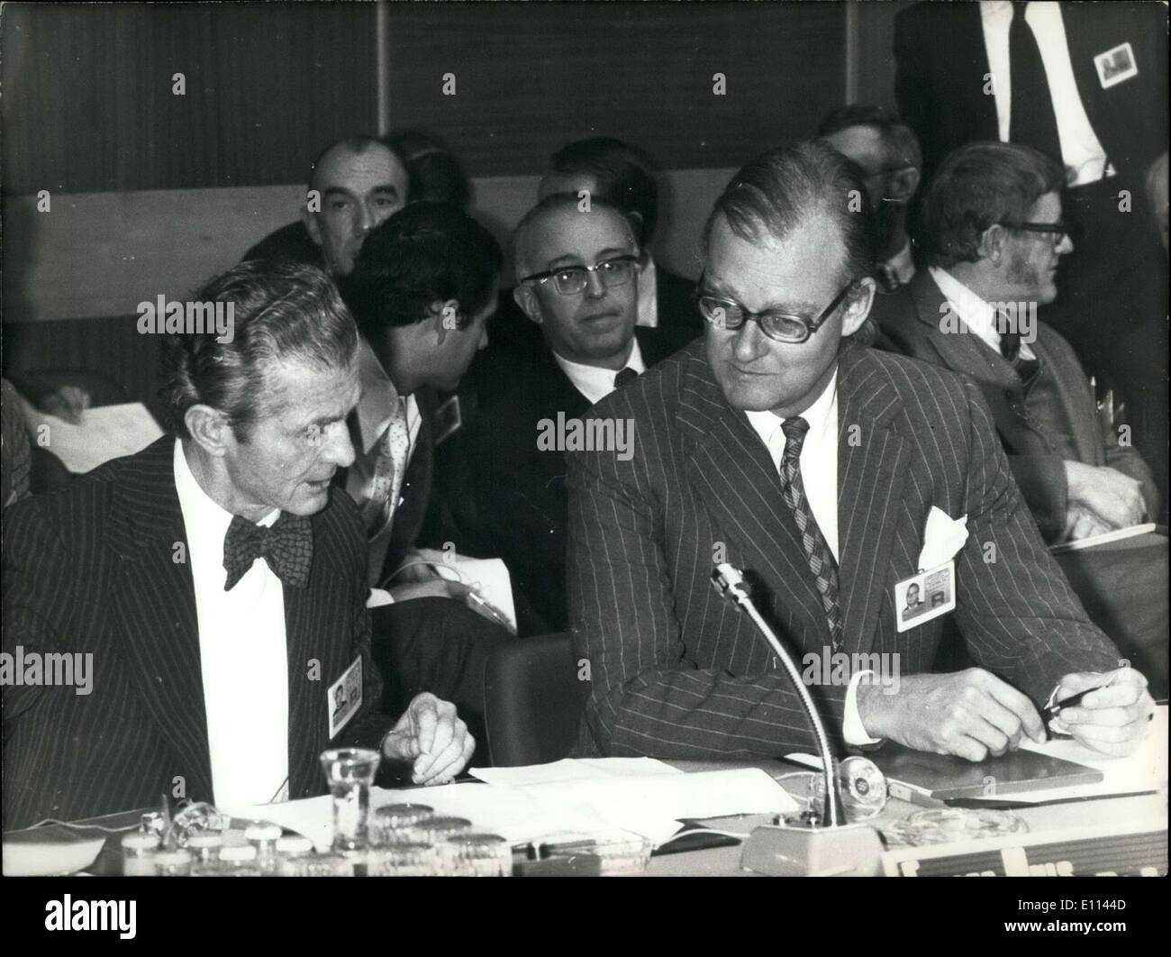 13 octobre 1975 - Charles W. Robinson au Energy Conference à Paris Banque D'Images