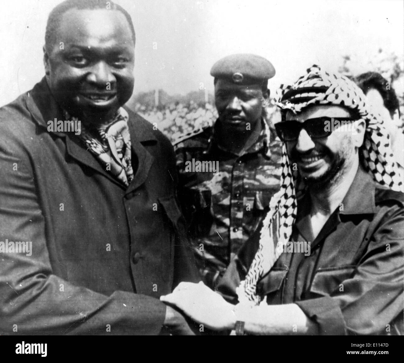 Le dirigeant palestinien Yasser Arafat rencontre Idi Amin Banque D'Images