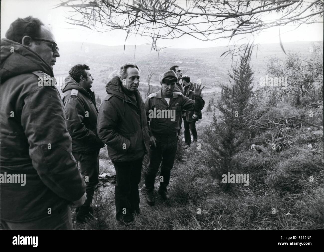 01 janvier 1976 - Shimon Peres, à la frontière du Liban Banque D'Images