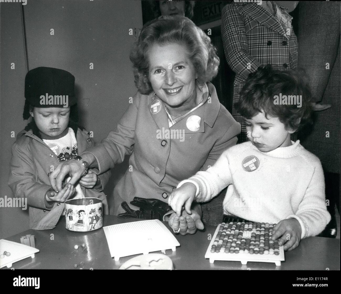 Mar. 03, 1976 - visites de Margaret Thatcher à l'appui de coventry Jonathan Guiness sur). Mme Thatcher a été aujourd'hui à Coventry pour ajouter w Banque D'Images
