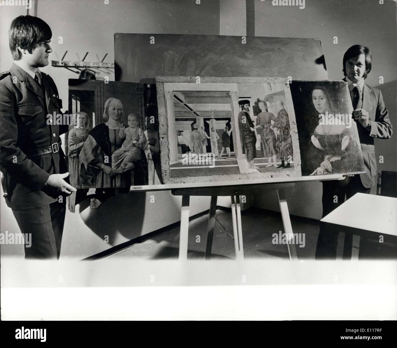 Mar. 26, 1976 - Le vol de la peinture italienne fonde en Suisse : Les photos volées de la Palazza urbain, en Italie l'année dernière, Banque D'Images