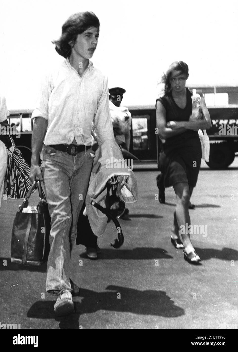 John Kennedy Jr. à l'aéroport d'Athènes Banque D'Images