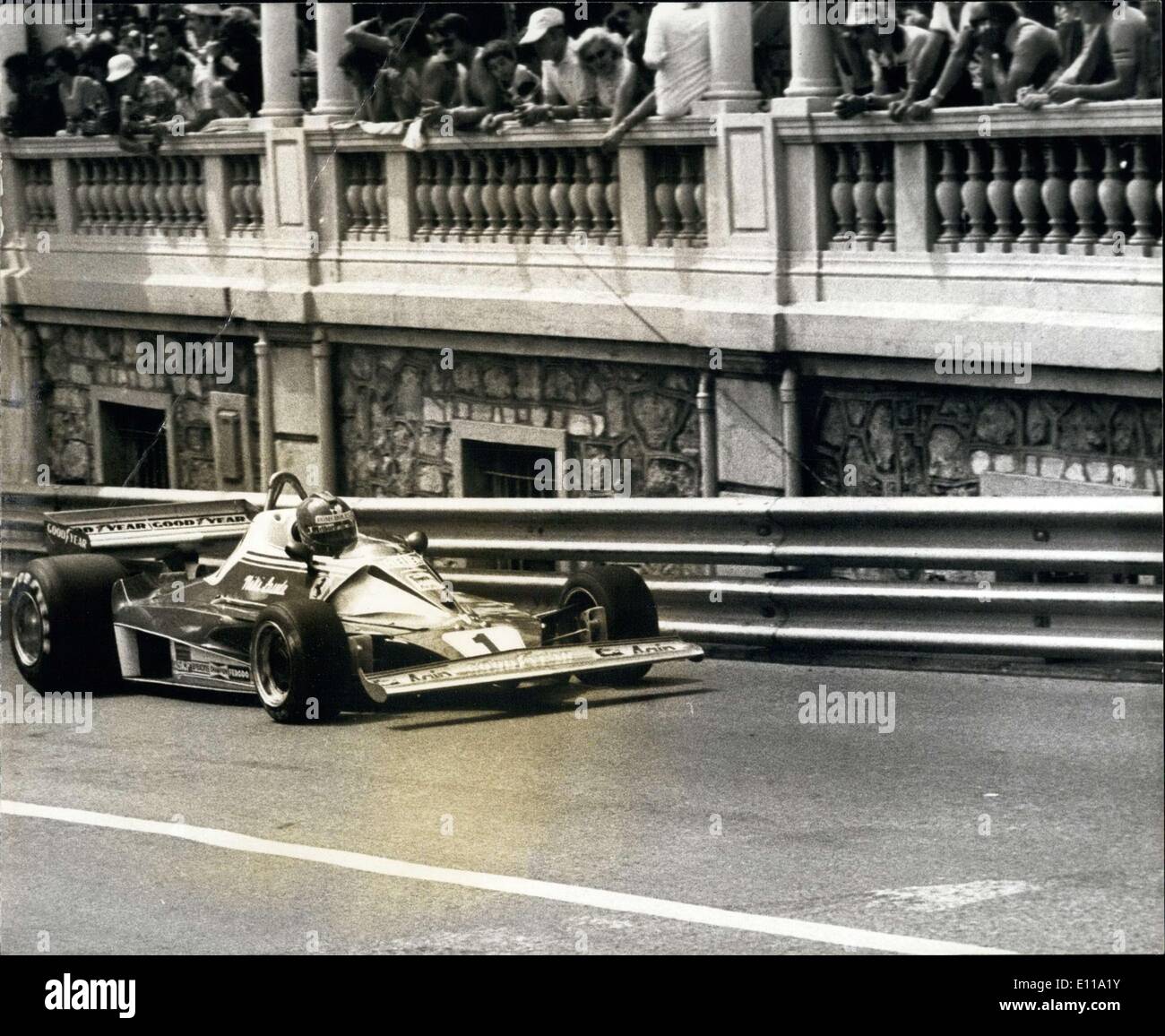 Juin 01, 1976 - Niki Lauda au volant de sa Ferrari dans le Grand Prix de Monaco Banque D'Images