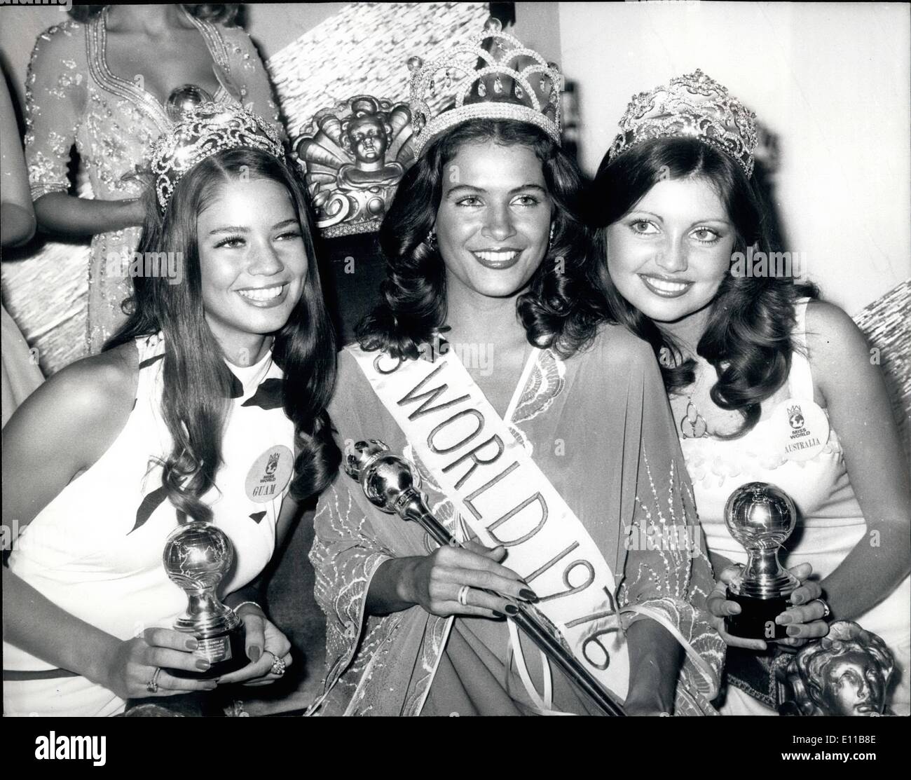 11 novembre 1976 - Miss Jamaïque Miss Monde 1976 : id à l'Albert Hall ce soir Riyal 22 ans Cindy Breakspeare, Miss Jamaïque, a remporté le titre de Miss Monde 1976. 2e a été Miss Australie, 3e Mlle Guam. La photo montre la Miss Monde 76 Cindy Breakspeare, 22, Miss Jamaïque, gauche, Mlle Guam, 17 ans Diana Duenas 3ème, et Miss Australie, 19 ans Karen Jo Pini qui était 2ème. Banque D'Images