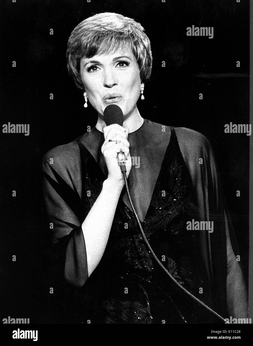 L'actrice Julie Andrews effectue au concert de charité Banque D'Images