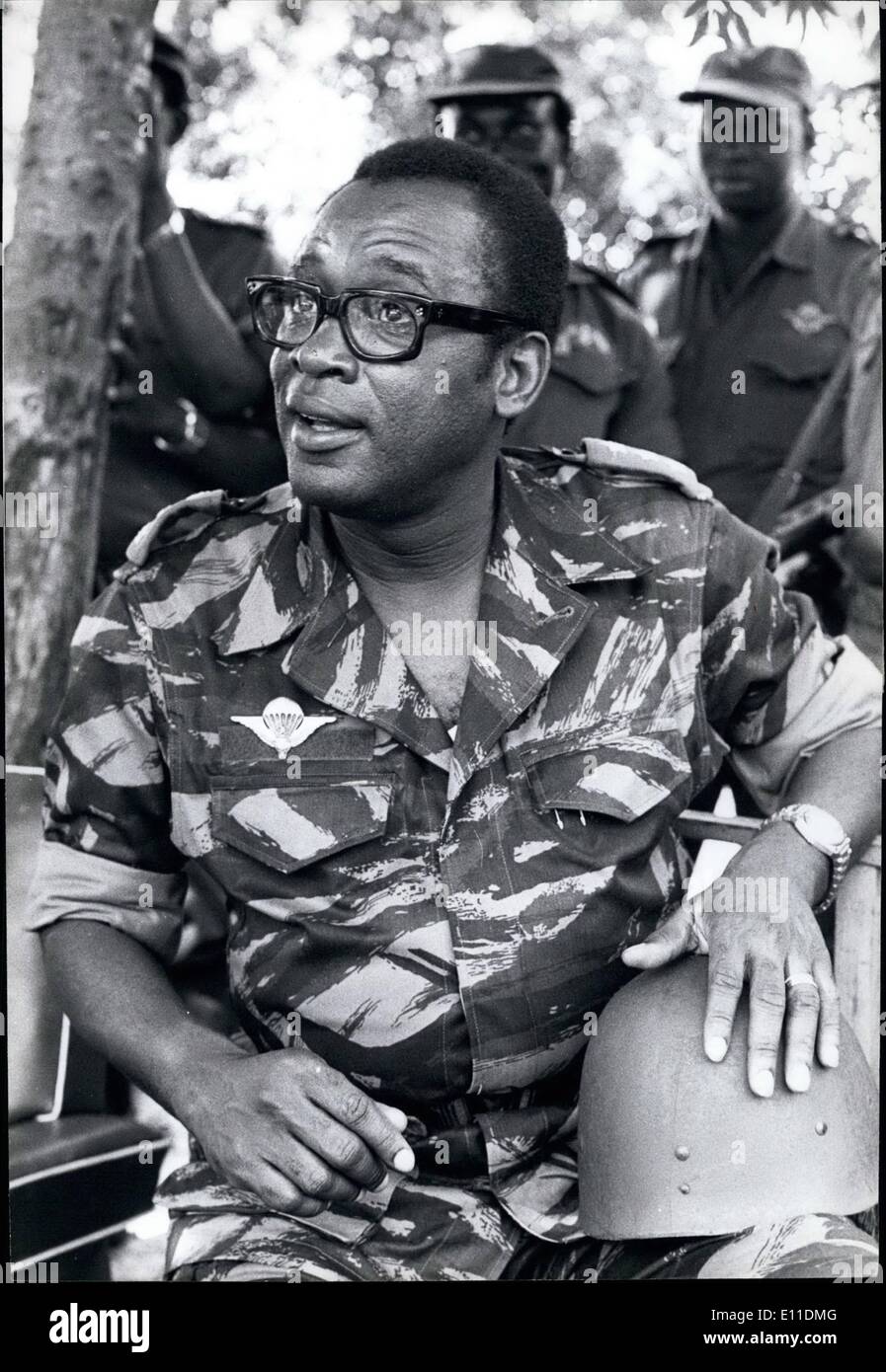 Mai 05, 1977 - Zaïre : Le Président Mobutu Sese Seko dans sa tenue de combat commandant la guerre dans la province de Shaba. Banque D'Images