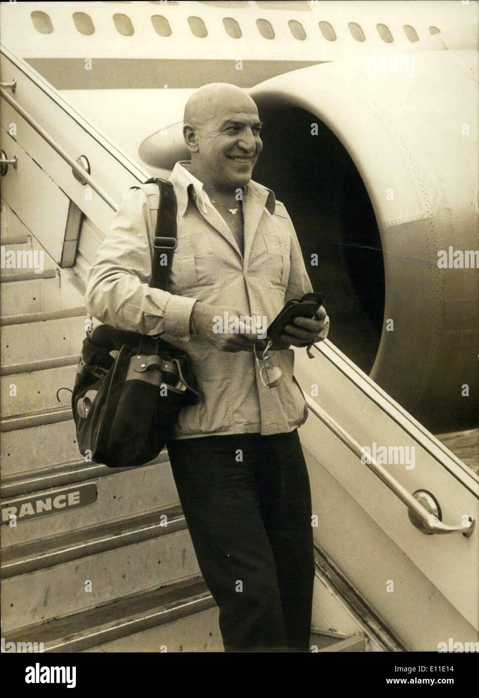 20 mai 1977 - ''Kojak'' Telly Savalas Star arrive pour Festival de Cannes .co Banque D'Images 20 mai 1977 - ''Kojak'' Telly Savalas Star arrive pour Festival de Cannes .co Banque D'Images
