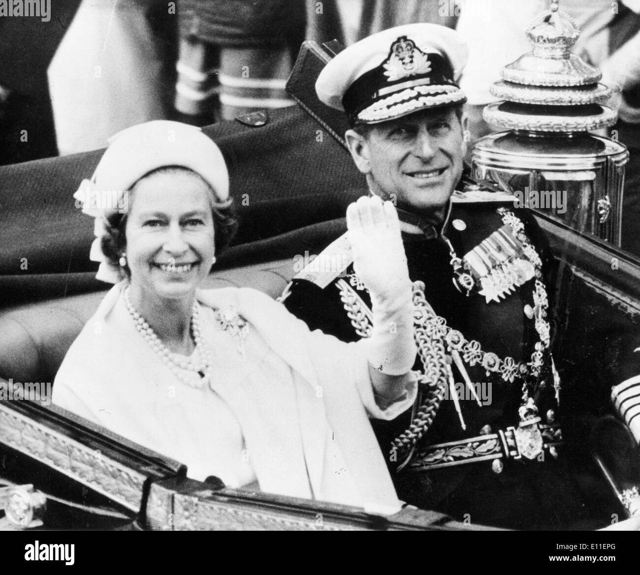 Elizabeth II et du prince Philip après le Jubilé du Trône d'argent Banque D'Images