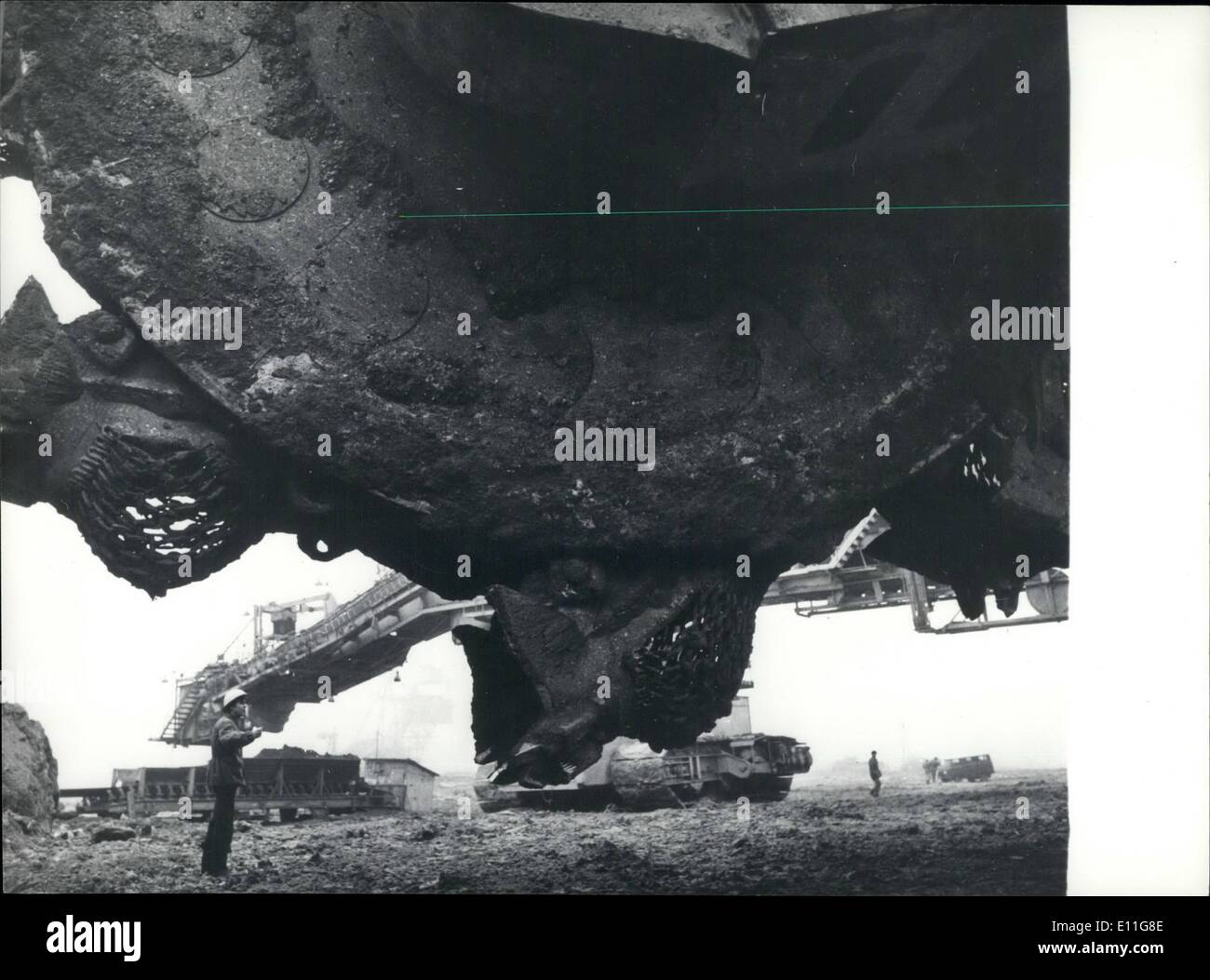 01 janvier 1978 - Excavatrices géantes lignite produisent pour ''3068'' de l'énergie thermique, dans le Nord de la Hongrie le ''Thorez'' Ouvrir Cast Mine de charbon dans les mines de charbon du nord de Matra, la Hongrie sur-rempli son plan de production pour l'année passée de 325 000 tonnes. La mine, qui alimente la proximité de ''3068'' avec 1500 centrale thermique au lignite de calorie, a rejoint l'émulation du travail dur lancé par le génie de Lang Budapest en l'honneur du 60e anniversaire de la fondation de la Parti communiste hongrois Banque D'Images