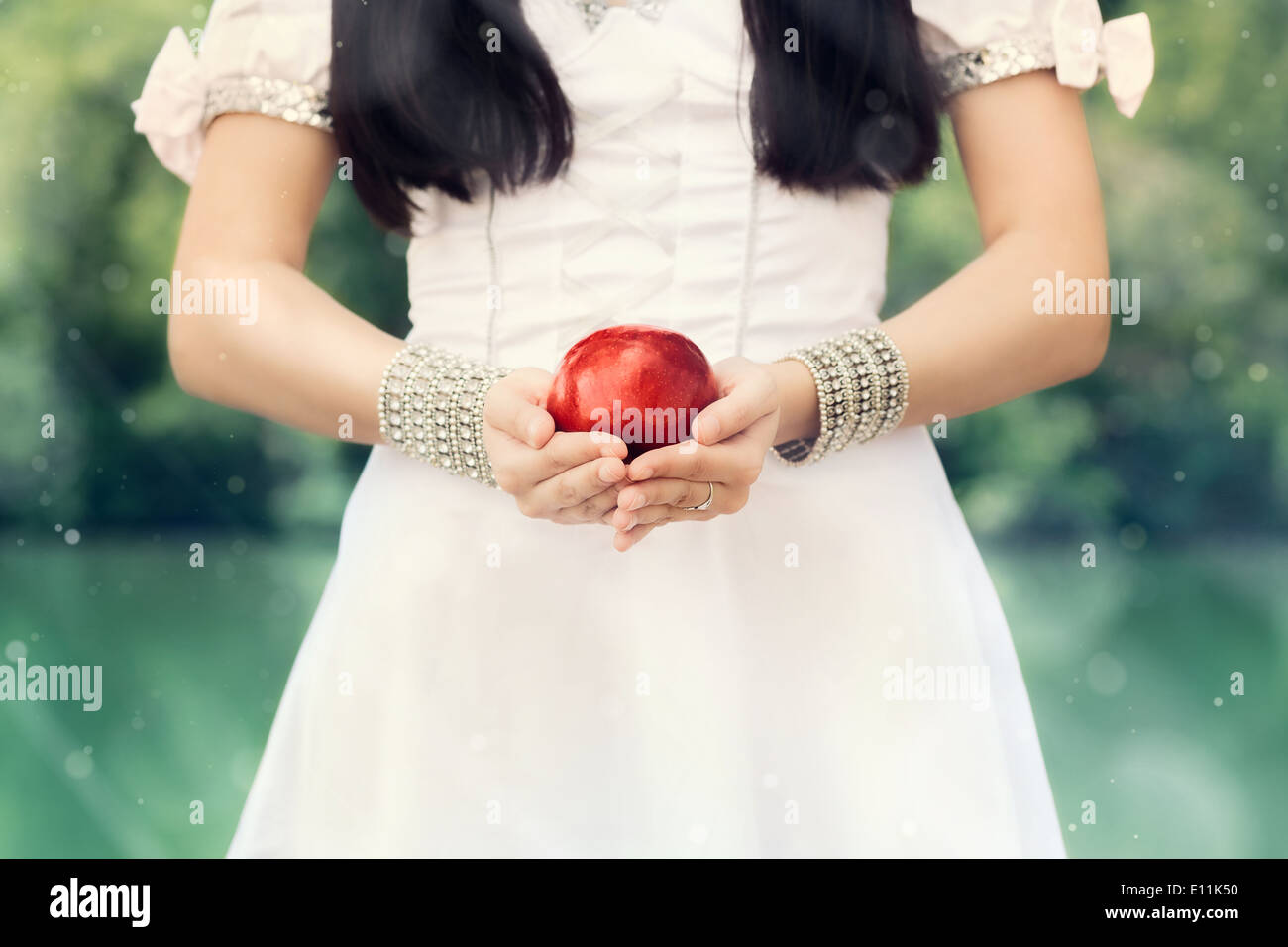 La princesse Blanche-neige avec le célèbre Red Apple. Banque D'Images