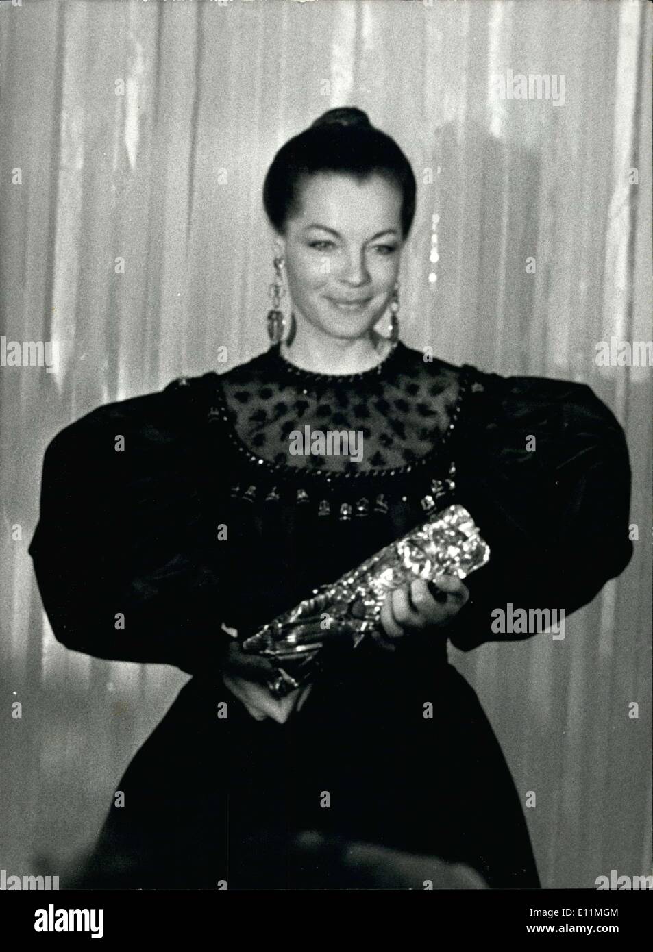 10 févr. 04, 1979 - Romy Schneider avec son César de la Meilleure Actrice Banque D'Images