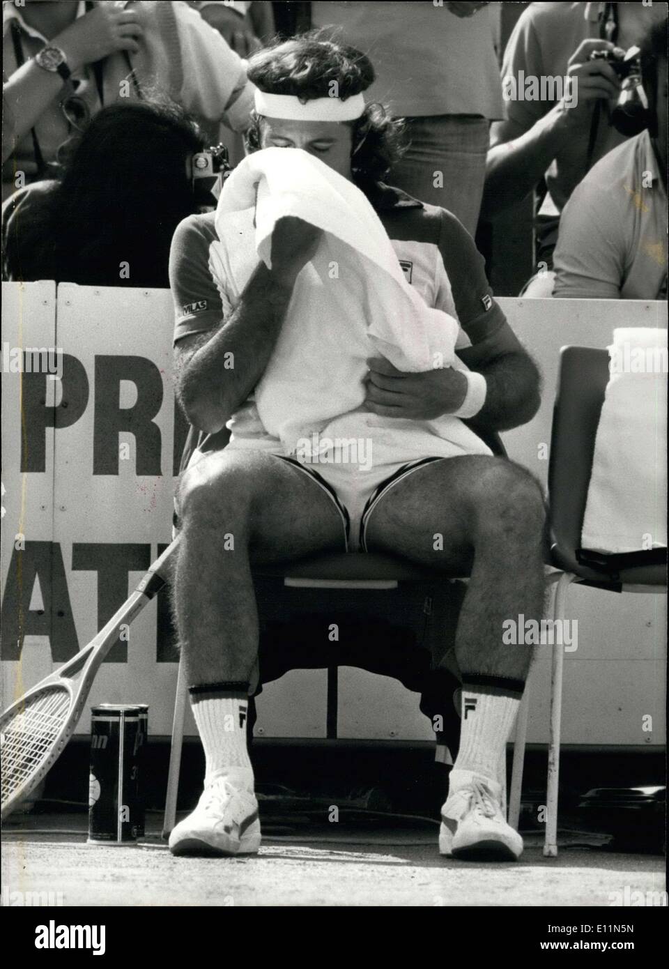 Juin 07, 1979 - L'Argentine, célèbre joueur de tennis, Guillermo Vilas (photo), a été éliminé par le Paraguay est Victor Pecci qui est devenu le favori. Banque D'Images