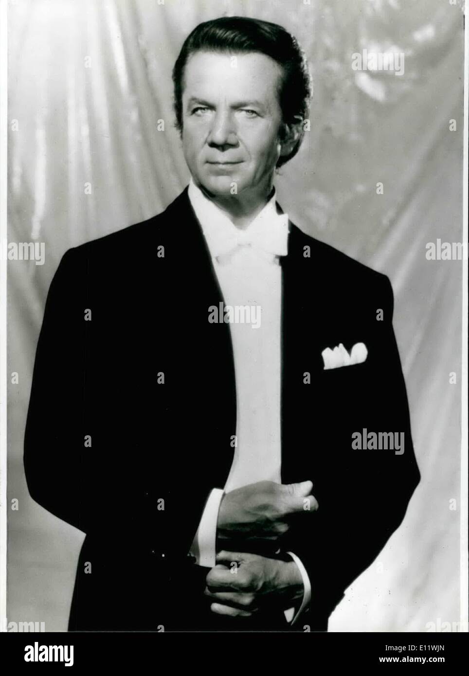 Septembre 09, 1980 - 65e anniversaire de Rudolf Schock. : 4e septembre 1980 Rudolf Schock (ph.) célébrera son 65e anniversaire. Le célèbre opéra et concert Singer est né à Duisburg. Il avait six ans, il chante dans la chorale d'enfants d'Dulsburg. Il a été pensé à partir de Pilken à Cologne et de Hofer à Hanovre ; il obtient son premier engagement à Duisburg. La station de sa grande Dutcher Carrière : 1937 - 40 Staatstheater de Braunschweig. (1940 - 1943) le service militaire, puis peu de temps à l'Operettenhaus Berliner (1944) soldat de nouveau Banque D'Images