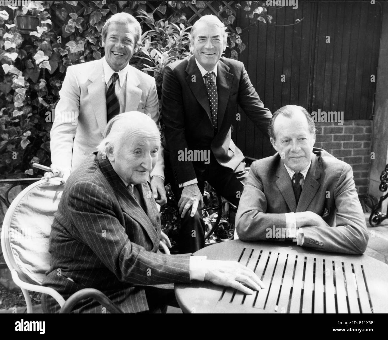 Gregory Peck et acteurs Roger Moore co-star Banque D'Images