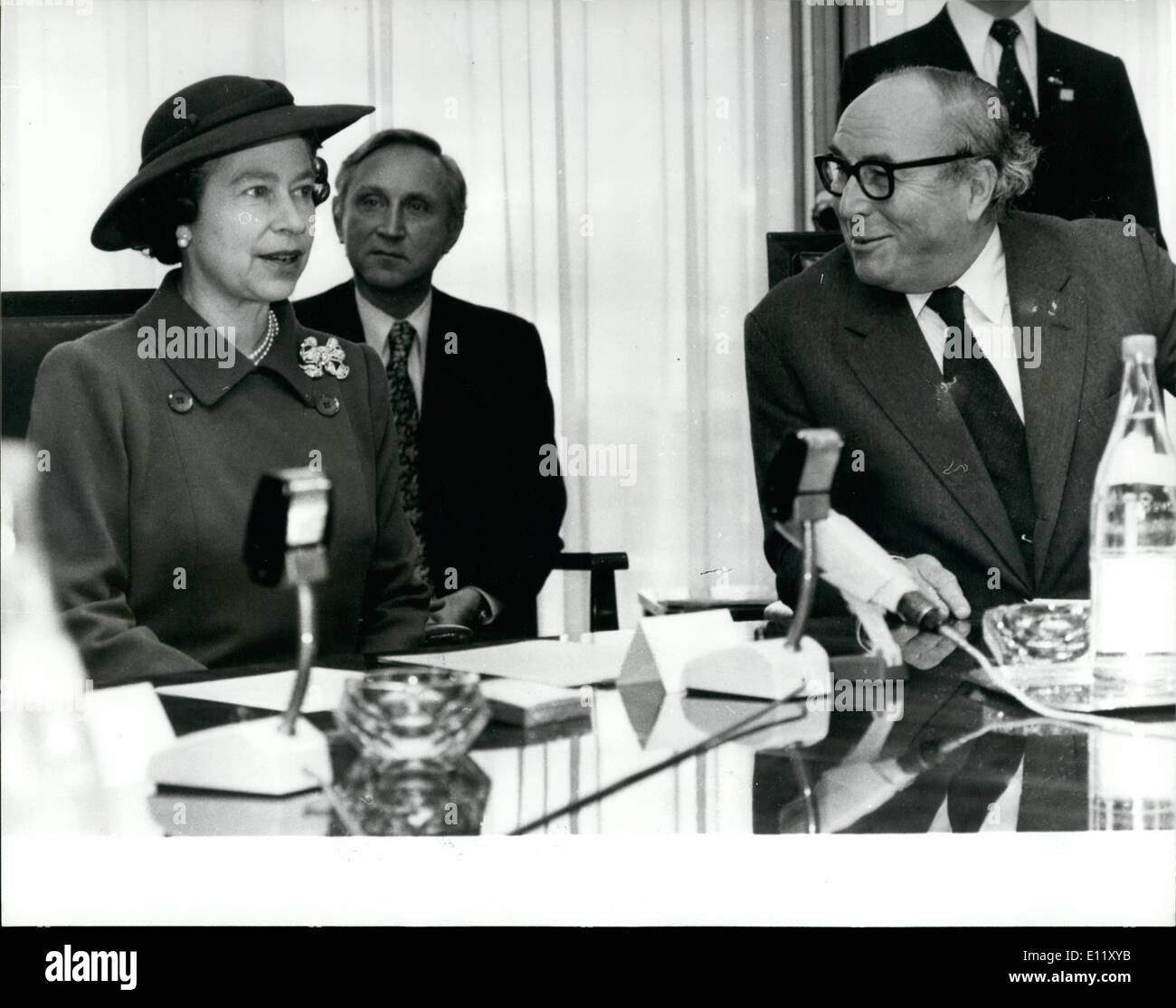 11 novembre 1980 - Reine visite CEE siège à Bruxelles. La reine qui est en visite de deux jours à Bruxelles, des photos avec M. Roy Jenkins, président de la commission européenne, au cours de sa visite à la CEE siège le lundi Banque D'Images