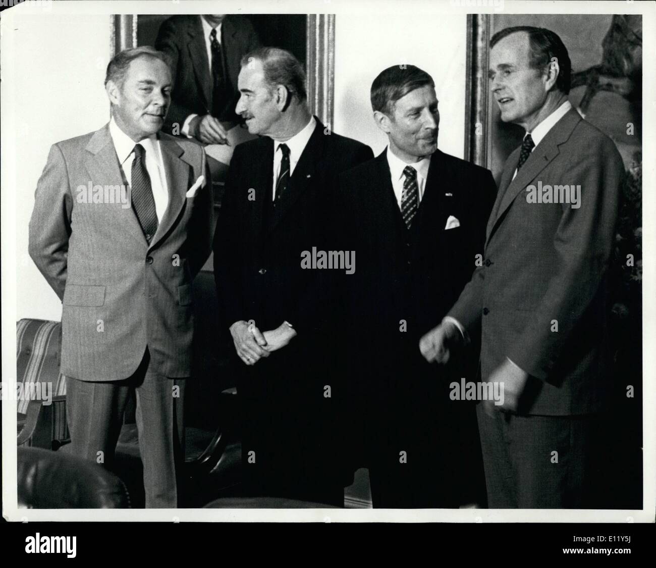 Mar. 03, 1981 - Vice-président George Bush et Setary droit d'État Alexander Haig à gauche a rencontré des Pays-Bas Premier Minis Banque D'Images