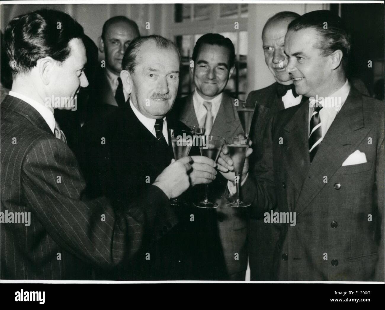30 janvier 1981 - 30 janvier 1981 : 30e décès/jour de Ferdinand Porsche : le 30 janvier 1951, Ferdinand Porsche, l'une des plus importantes et des ingénieurs d'carfactoring allemand allround est mort à Stuttgart/Allemagne de l'Ouest. Né le 3 septembre 1875 à Maffersdorf Reichenberg/Nordbohmen proche, Porsche a travaillé pour la première fois à electromobil factoring. 1916 il devient directeur général de ''Austro Daimler'' Wiener Neustadt Unterturkheim et a un assez grand nombre d'automobiles et camions Banque D'Images