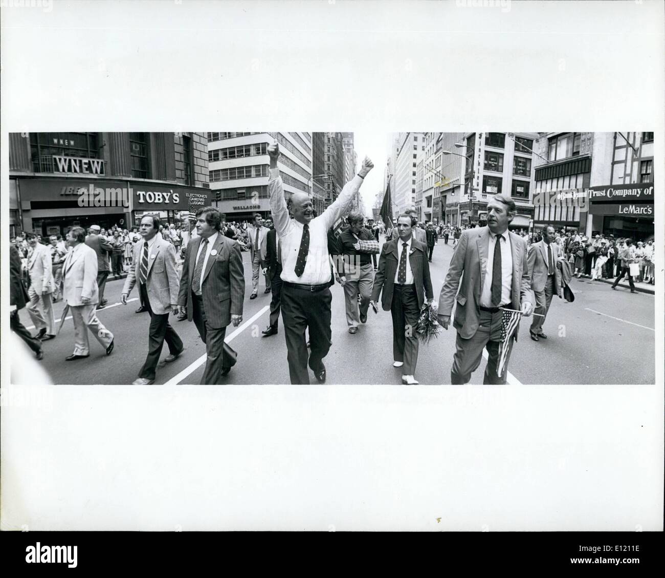 Septembre 09, 1981 - OPS : 9/7/81 : NYC, Labour Day Parade Ã¢â€" Le maire Ed Koch Banque D'Images