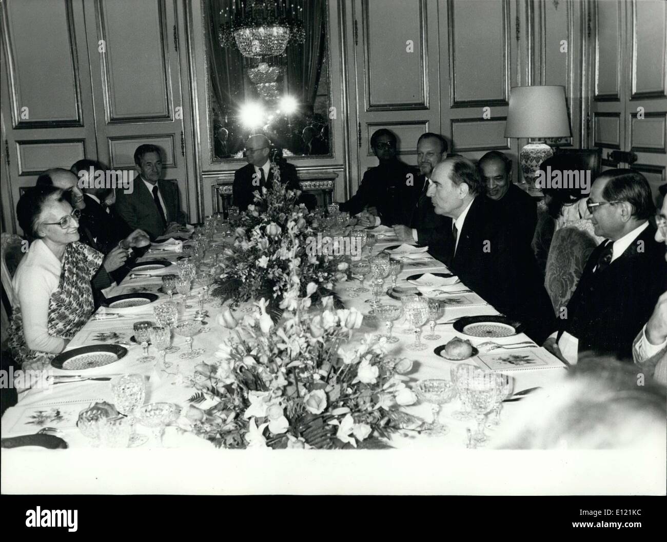 12 novembre 1981 - Le Premier Ministre de l'Inde, Mme Gandhi a déjeuné à l'Elysée avec le président Mitterrand lors d'une visite officielle à Paris. Banque D'Images