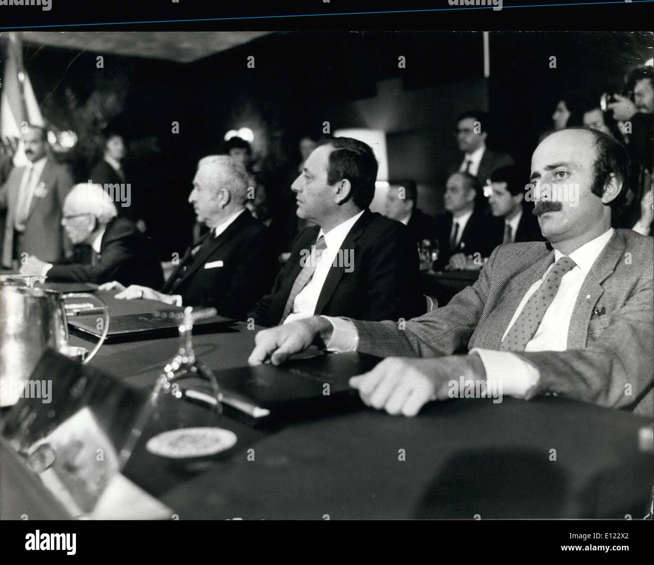 04 novembre 1983 - délégation libanaise, Walid Soumblatt à Genève Banque D'Images