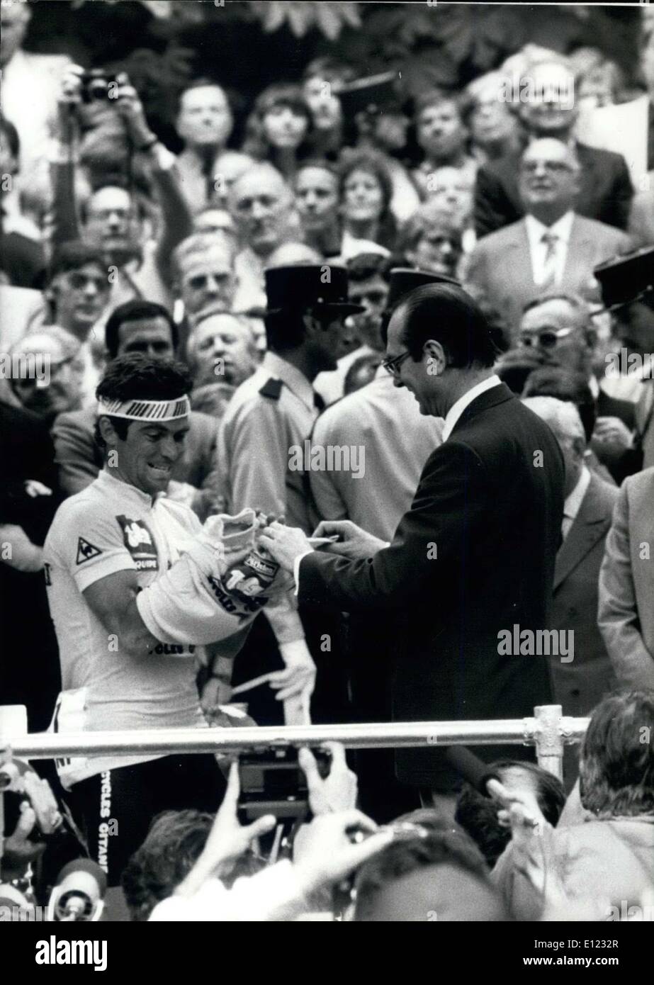 L'Equipe Magazine Spécial Victoire Hinault Tour De France 1982 - Velo