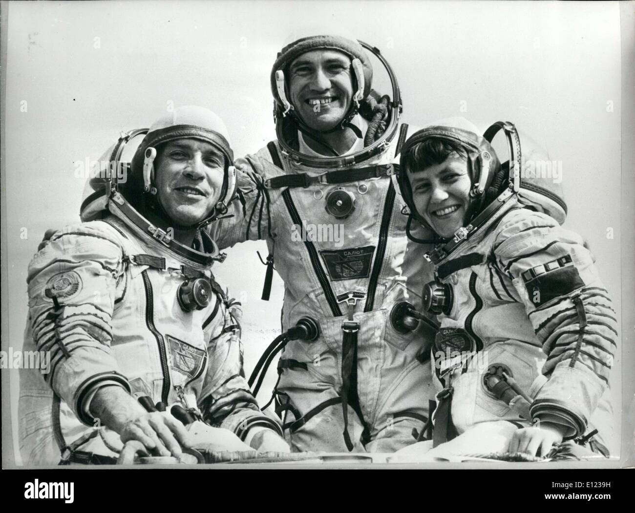 23 août 1982 - Depuis qu'un homme marchait sur la lune, aucune femme n'a été là. Pour la première fois, une femme va aller sur la lune. Son nom est AA Serevrov et elle sera accompagnée par le commandant LI Popov et SY Savitskaya, un chercheur. Banque D'Images