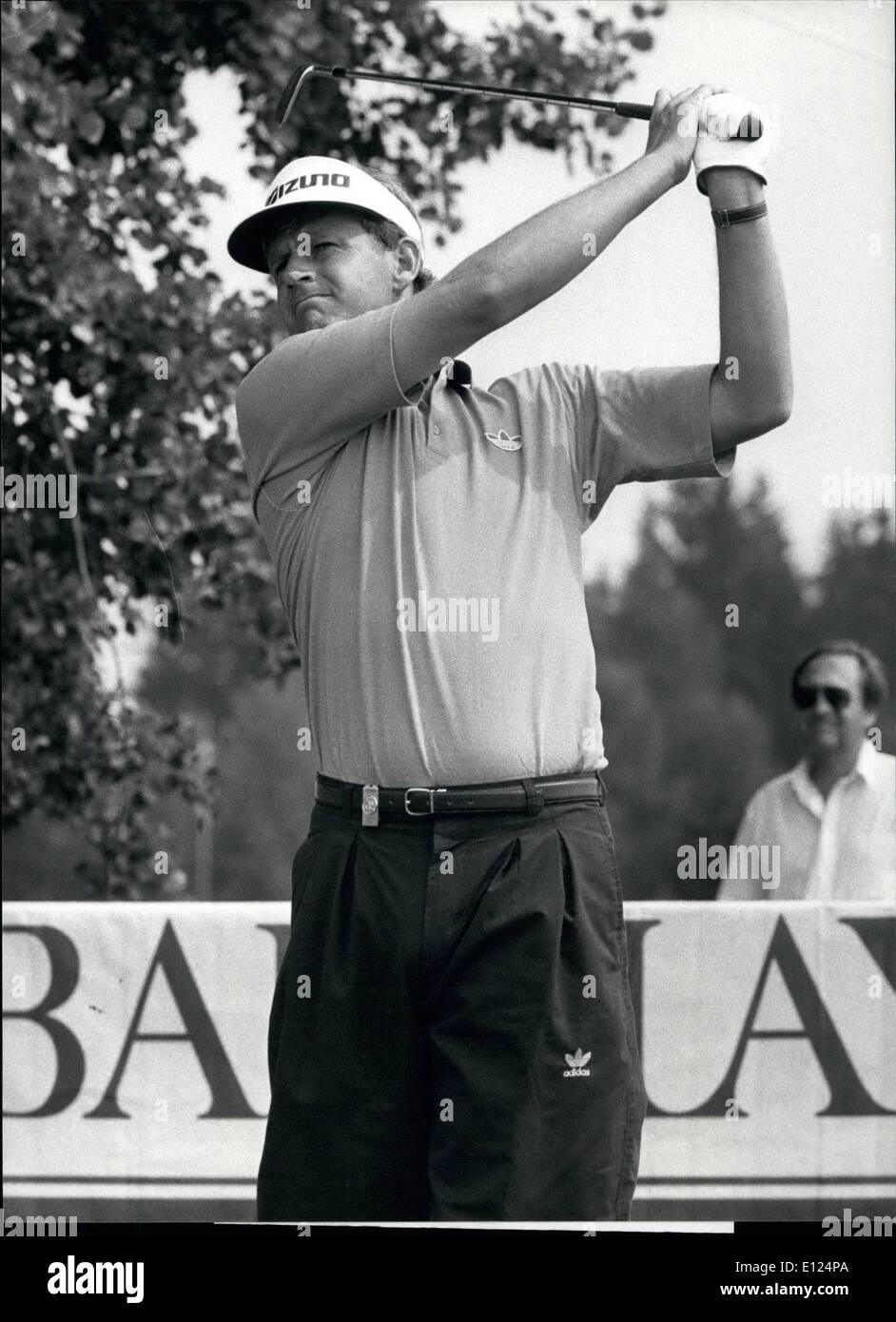 Septembre 09, 1990 - EUROPEAN MASTERS-SWISS GOLF OPEN à crans-montana (Suisse). L'Masters-Swiss tournoi open de golf de Crans-Montana a été remporté par Ron Rafferty, Irlande du Nord, avant que John Bland, Afrique du Sud, et James passent (Angleterre). Notre photo montre Sandy Lyle d'Écosse pendant le tournoi de Crans-Montana, le 2 septembre 1990. Banque D'Images