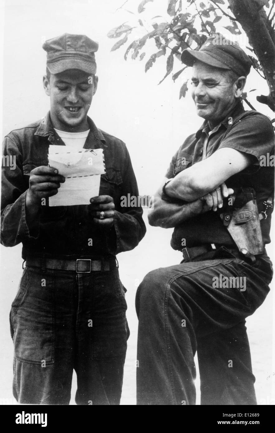 Aug 31, 2006 ; Los Angeles, CA, USA ; l'acteur Glenn Ford a été trouvé mort à son domicile de Beverly Hills Aug 30, 2006 par le personnel paramédical. Naissance Gwyllyn Samuel Newton Ford le 1 mai 1916, au Québec, Canada, Glenn Ford a commencé à agir en 1939 et est apparu dans plus de 85 films et rôles, y compris le 'Blackboard Jungle,' 'Gilda', 'The Big Heat' et 'Une fois qu'un aigle." Il a subi une série de courses dans les années 1990 et sa santé avait diminué au point qu'il ne pouvait pas faire sa 90e anniversaire bash tenue au Grauman's Egyptian Theatre Banque D'Images