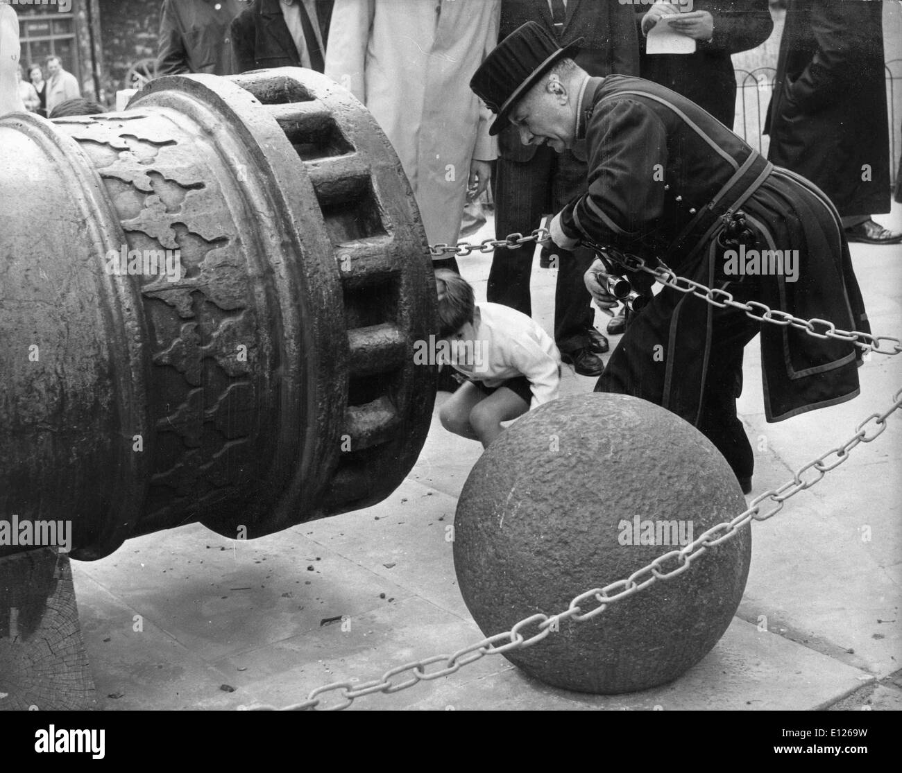 Dec 27, 2006 ; Boston, MA, USA ; John F. Kennedy JR AKA John John. La famille Kennedy est une famille irlando-américaine dans la politique et le gouvernement en ordre décroissant du mariage de Joseph P. Kennedy et Rose Fitzgerald Kennedy. La prédominance de la famille démocratique est connu pour son libéralisme politique à l'américaine. Le plus connu est la fin des Kennedy Président des États-Unis John F. Kennedy. Les Kennedy sont souvent comparés à l'Adams, Bush, et Taft familles, parmi les plus influentes familles politiques américains Banque D'Images