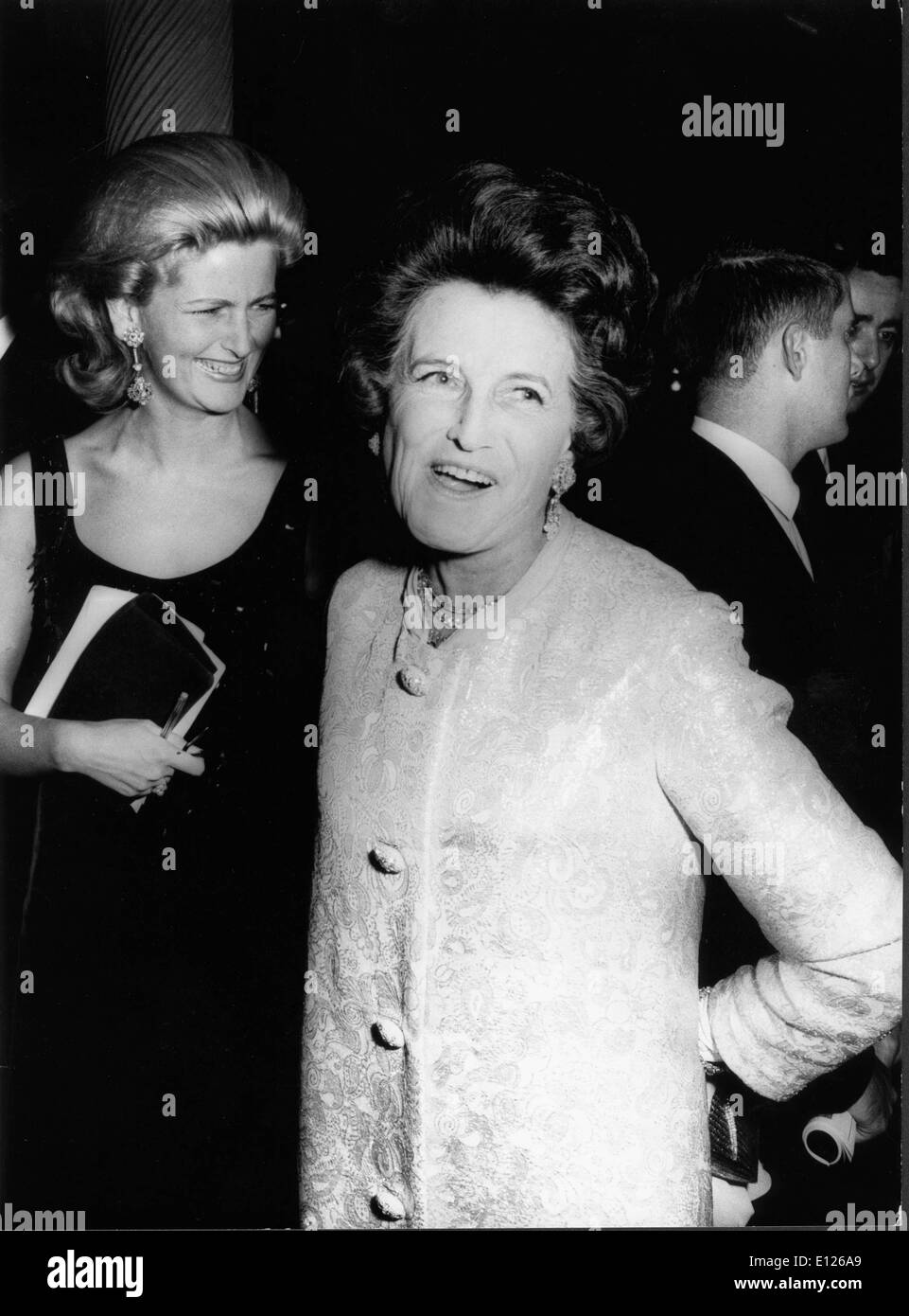 Dec 27, 2006 ; Londres, Royaume-Uni ; la famille Kennedy est une famille irlando-américaine dans la politique et le gouvernement en ordre décroissant du mariage de Joseph P. Kennedy et Rose Fitzgerald Kennedy (photo). La prédominance de la famille démocratique est connu pour son libéralisme politique à l'américaine. Le plus connu est la fin des Kennedy Président des États-Unis John F. Kennedy. Les Kennedy sont souvent comparés à l'Adams, Bush, et Taft familles, parmi les plus influentes familles politiques américains Banque D'Images