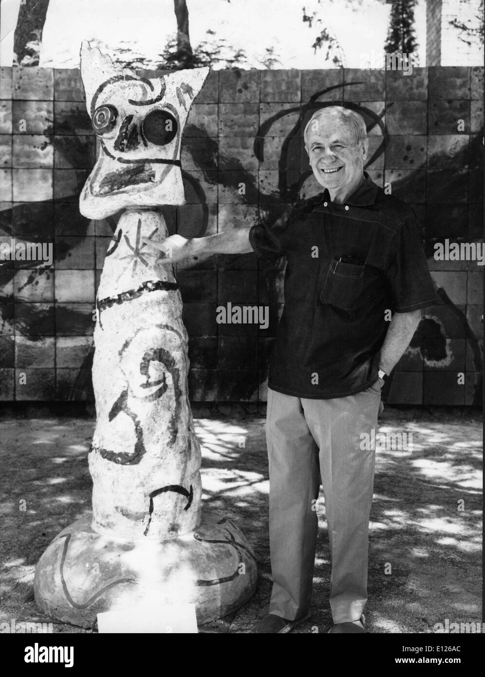 Jan 02, 2007 ; Londres, Angleterre, Royaume-Uni ; artiste Joan Miró (20 avril 1893 Ð 25 Décembre, 1983) était un Catalan-Spanish peintre, sculpteur et céramiste né à Barcelone, Catalogne, Espagne. Son travail a été interprété comme le surréalisme, un bac à sable pour le subconscient, une re-création de l'enfantin, et une manifestation de la fierté catalane et espagnole Banque D'Images