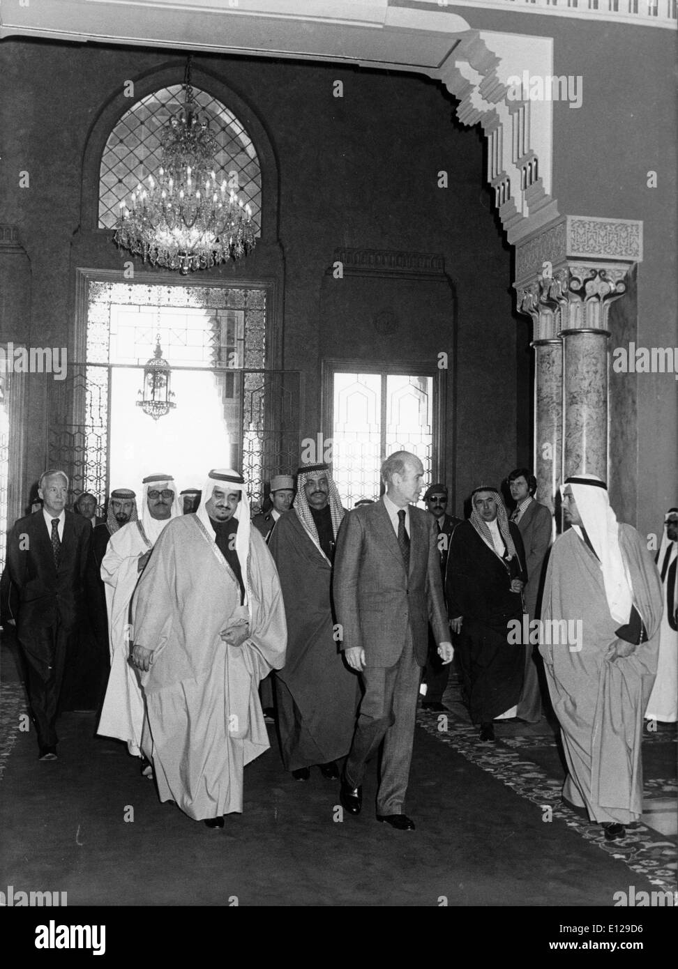 Apr 16, 2009 - La ville de Koweït, Koweït - Le Roi Abdullah bin Abdul Aziz Al Saud. Maison des Saoud est la famille royale du Royaume d'Arabie Saoudite. La nation moderne d'Arabie saoudite a été créé en 1932, si les racines et l'influence pour la Maison des Saoud a été plantée dans la péninsule arabe plusieurs siècles plus tôt. Avant l'ère du fondateur du royaume, Abdul-Aziz ibn Saud, la famille a jugé le Nejd et avait à plusieurs reprises en conflit avec l'Empire Ottoman, le Chérif de La Mecque, et la famille Al Rashid de Ha'il Banque D'Images