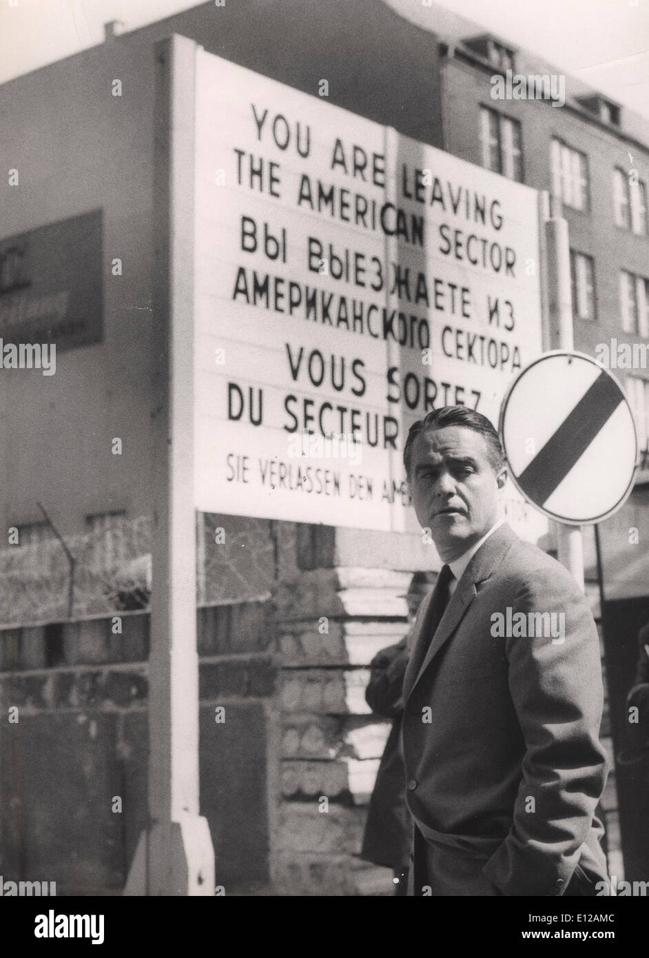 Jan 18, 2011 - Paris, France - Robert Sargent Shriver, JR. (9 novembre 1915 Ð 18 Janvier, 2011) était un homme politique américain et Banque D'Images