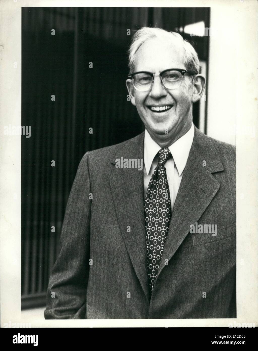 14 décembre 2011 - L'Université de Chicago, 1982 ; le professeur George J. Stigler remporte le Prix Nobel d'économie, Professeur Stigler, Banque D'Images