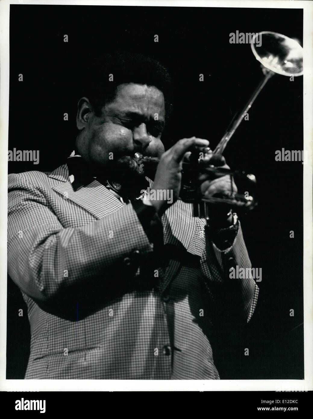 19 déc., 2011 - Dizzy Gillespie. internationalement connu trompettiste de Jazz, compositeur, chef d'orchestre et la chanteuse d'effectuer à la discothèque village gate, New York 1978. Banque D'Images