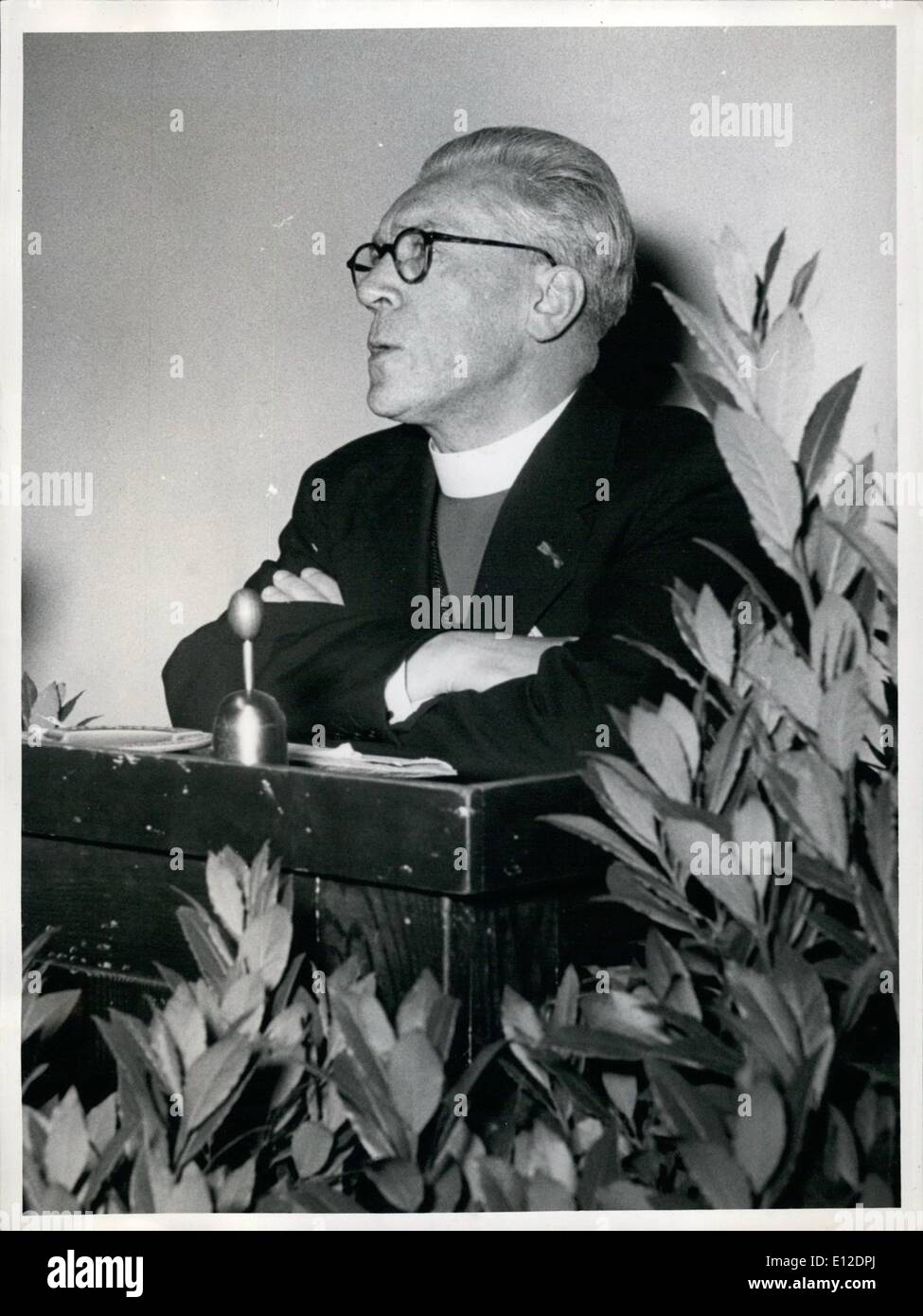 Le 20 décembre 2011 - La 16e réunion internationale d'Église vieille-catholique a lieu du 1 septembre au 5 septembre à Munich. La réunion a débuté par une conférence de l'évêque. OPS : Archevêque Dr. A. Rinkel, Pays-Bas. Banque D'Images