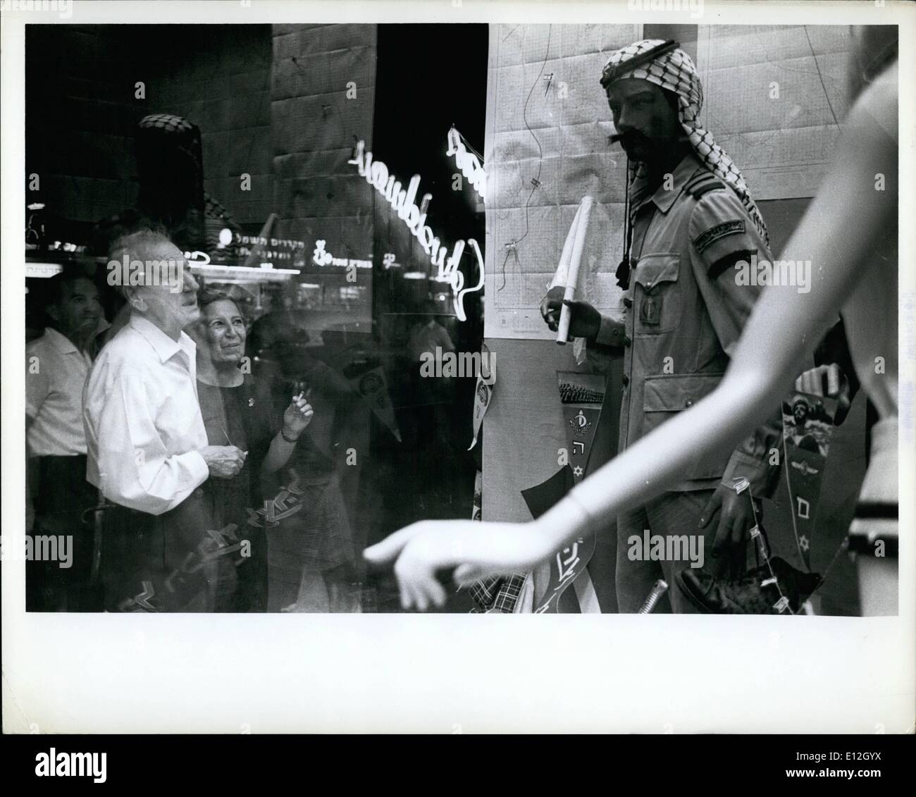 10 janvier 2012 - Tel Aviv : Après la guerre des six jours - soldat arabe avec blanc dans la fenêtre de limace freq. Banque D'Images