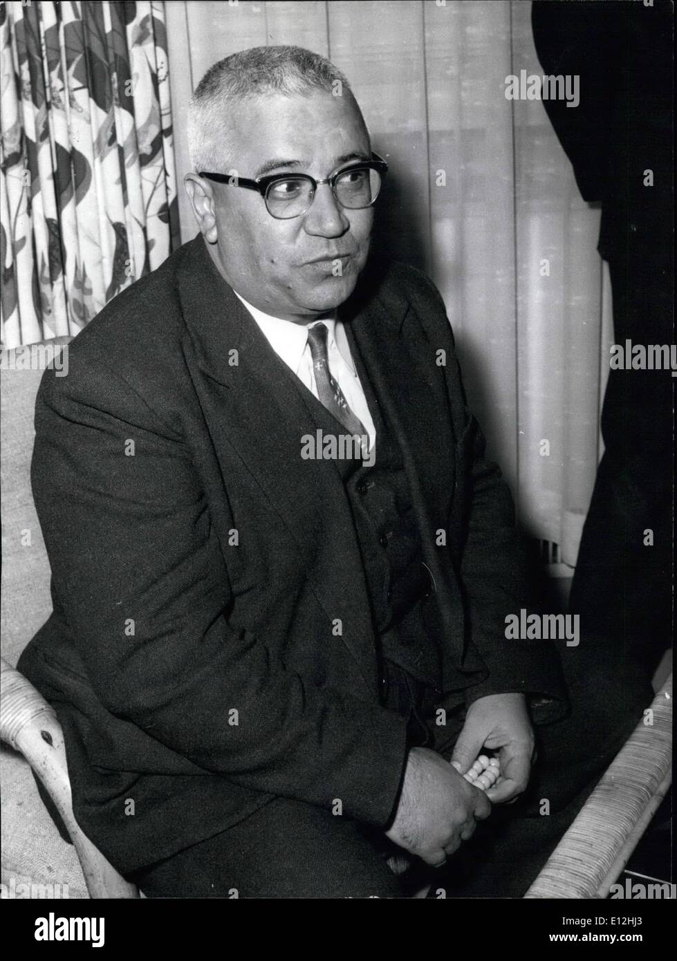 24 février 2012 - Les membres du Cabinet iranien interrompu leur tournée en Allemagne à Düsseldorf. OPS : Le ministre iranien des Douanes le général Ali Sargam Agbar. Photo Keystone du 14 novembre 1957 Banque D'Images