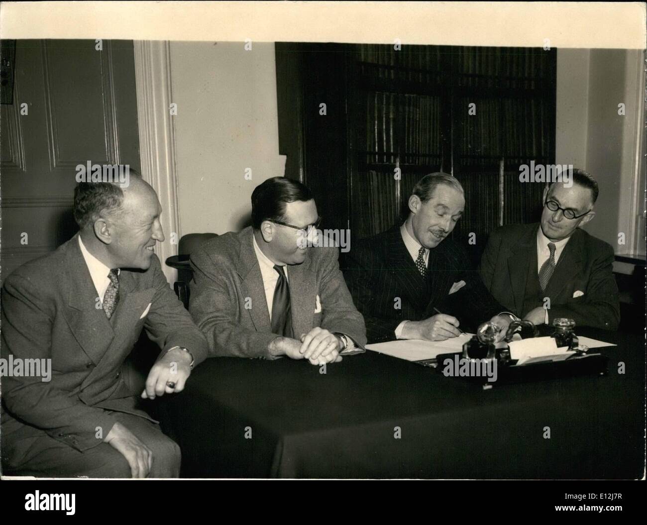 24 février 2012 - USA buy British Minsweepers pour l'OTAN : un contrat pour l'achat d'un certain nombre de pêcheurs côtiers de mineswipers par les USA Banque D'Images