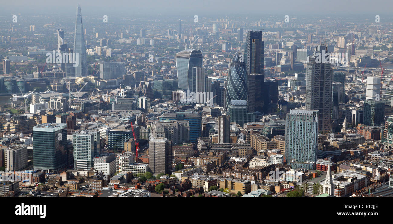 Vue aérienne de la ville de Londres dont la ville de Londres et le Shard, London, UK Banque D'Images