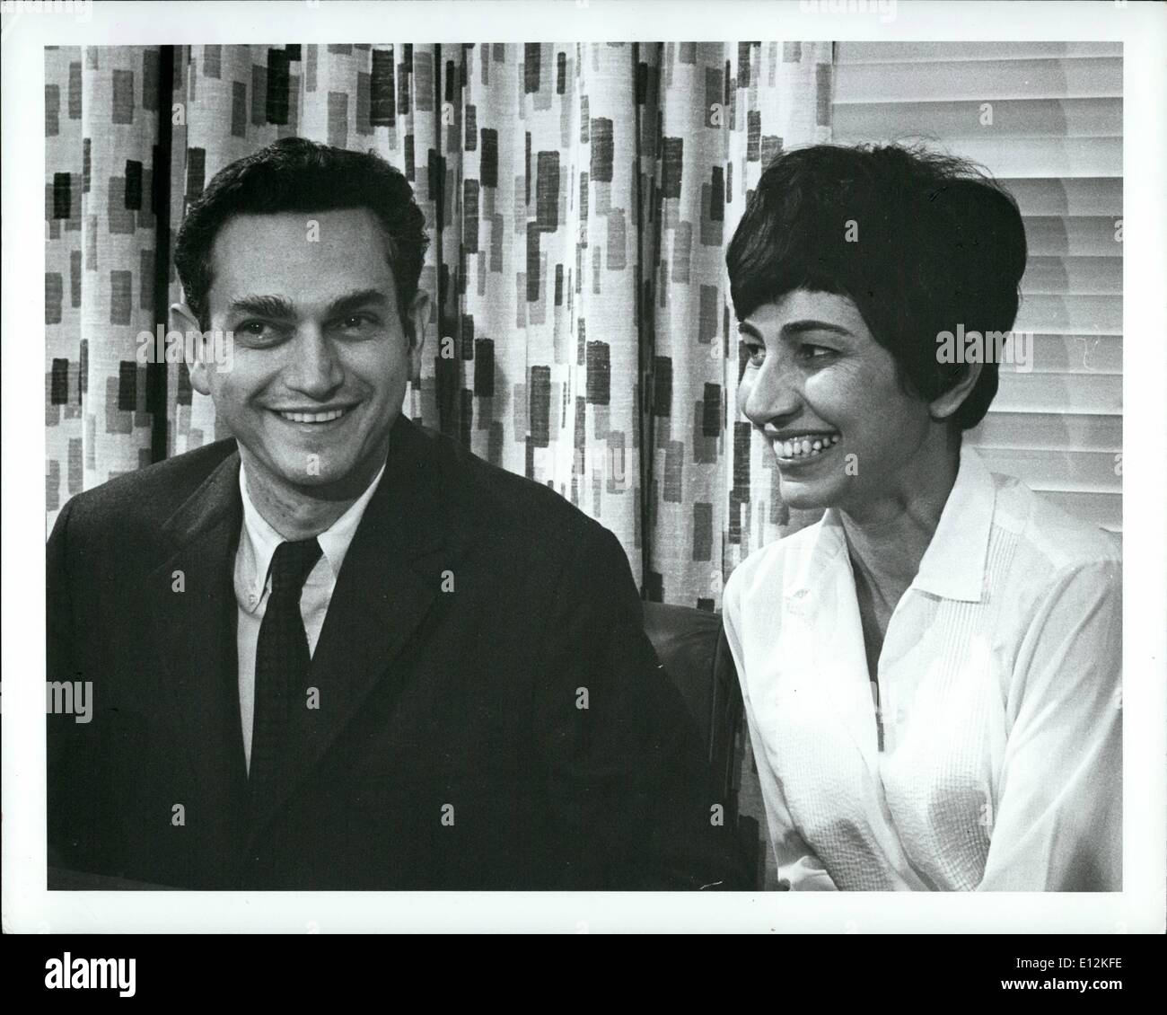 24 février 2012 - Dr. W. Marshall Nirenberg avec son épouse le Dr Perola Zaltzman-Nirenberg. 1968 Prix Nobel de physiologie et médecine. Banque D'Images