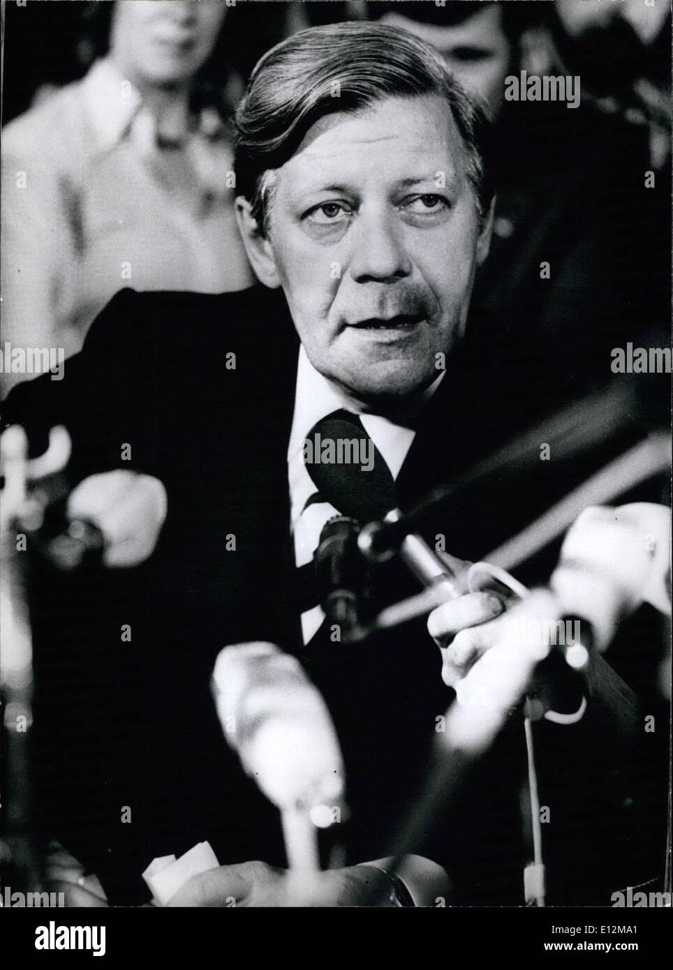 24 février 2012 - Les élections en République fédérale d'Allemagne ; après un long et difficile campagne électorale, ou 3 octobre 2009, il y a eu lieu les élections pour le Bundestag allemand. Le résultat, obtenu 42,6  %, SPD, CDU/CSU et le FDP 48,6  % 7,9  %. Cela signifie, que la CDU CSU avec a reçu le plus de votes (3,7  % de plus qu'en 1972), mais ils ne pouvaient pas atteindre la majorité absolue. Après, SPD et FDP sont prêts à poursuivre leur coopération, il semble être sûr, que le chancelier Helmut Schmidt sera aussi dans l'avenir Banque D'Images