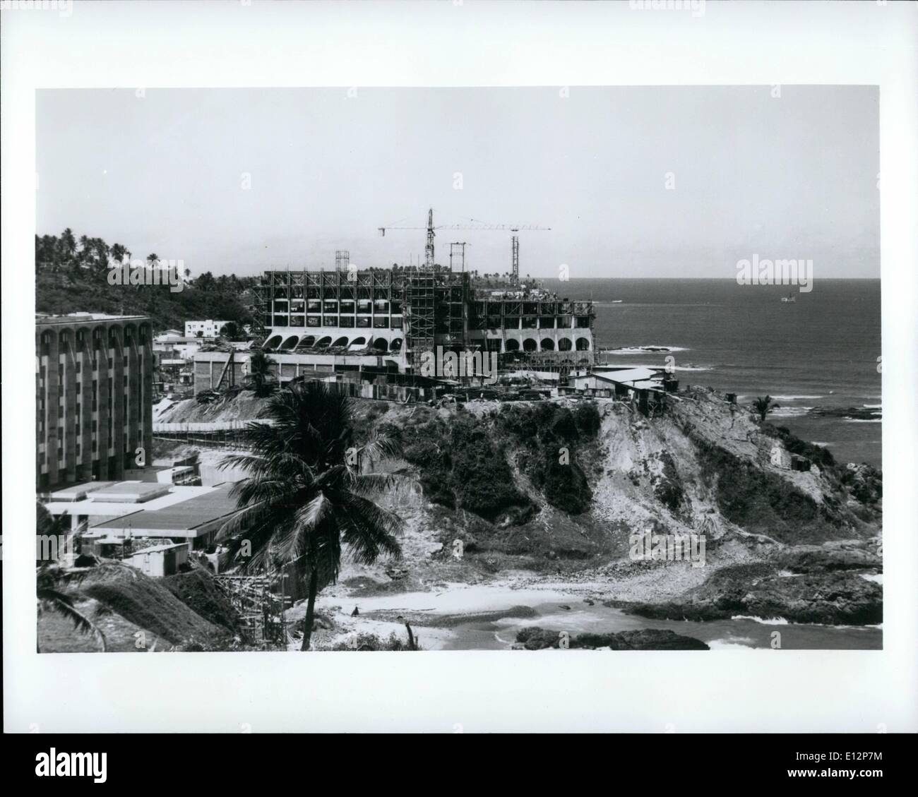 24 février 2012 - Bahia, Brésil - Le nouveau Bahia Othon Palace Hotel , situé de façon spectaculaire sur un promontoire donnant sur l'Atlantique, est ouvert en juillet 1974. Banque D'Images